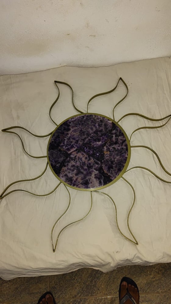 Quadro sol em estrutura metálica